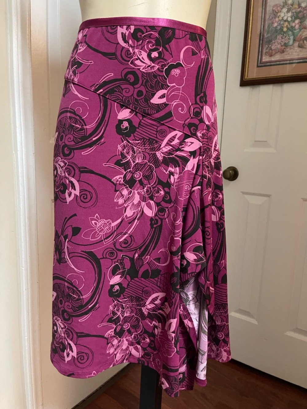 Merona Floral A-Line Skirt in Magenta and Black EUC - Picture 2 of 8